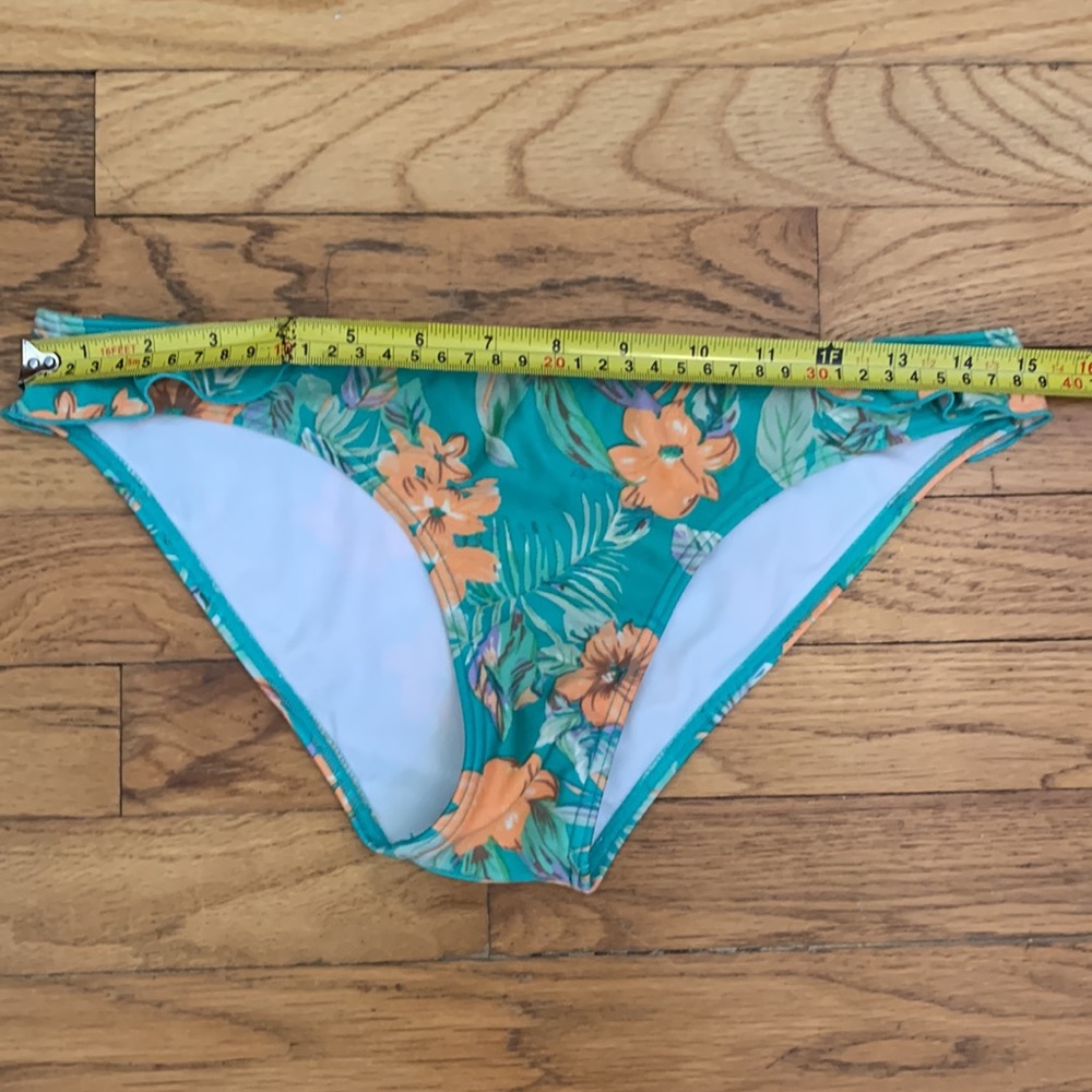 Rip Curl Ruffle Bikini - Picture 13 of 13